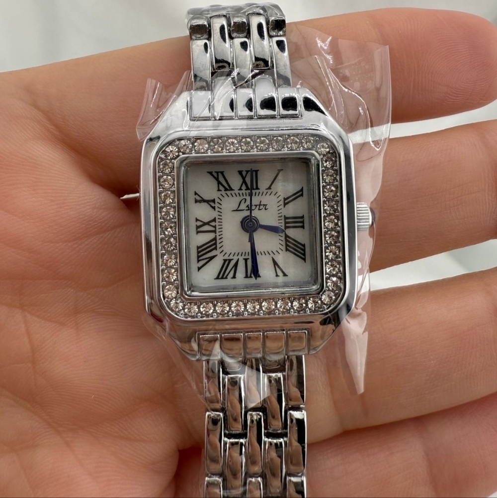 Unique Panthere Classic Silver Watch with Crystal Accents - Picture 3 of 7
